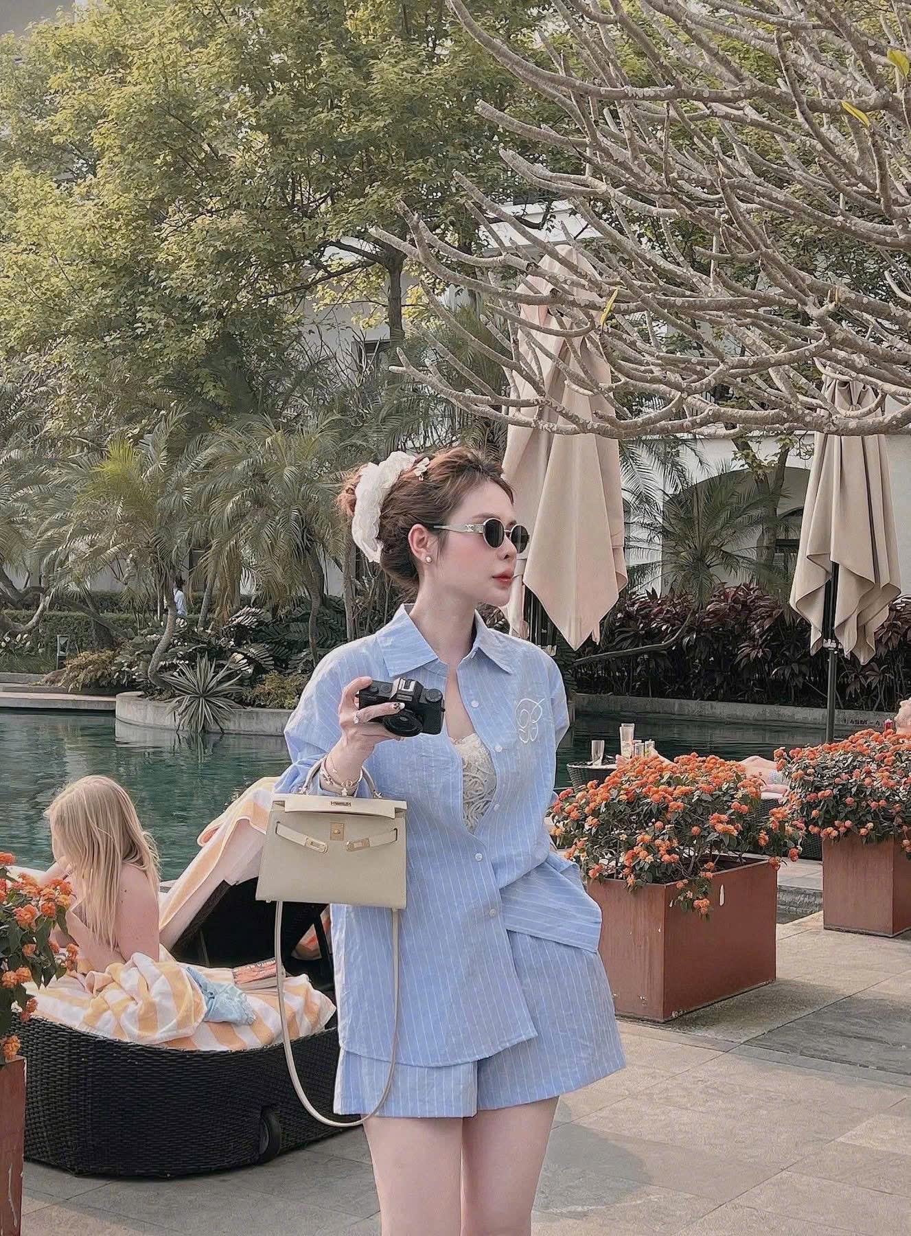 SÉT BỘ SƠ MI KẺ XANH QUẦN ĐÙI NỮ
