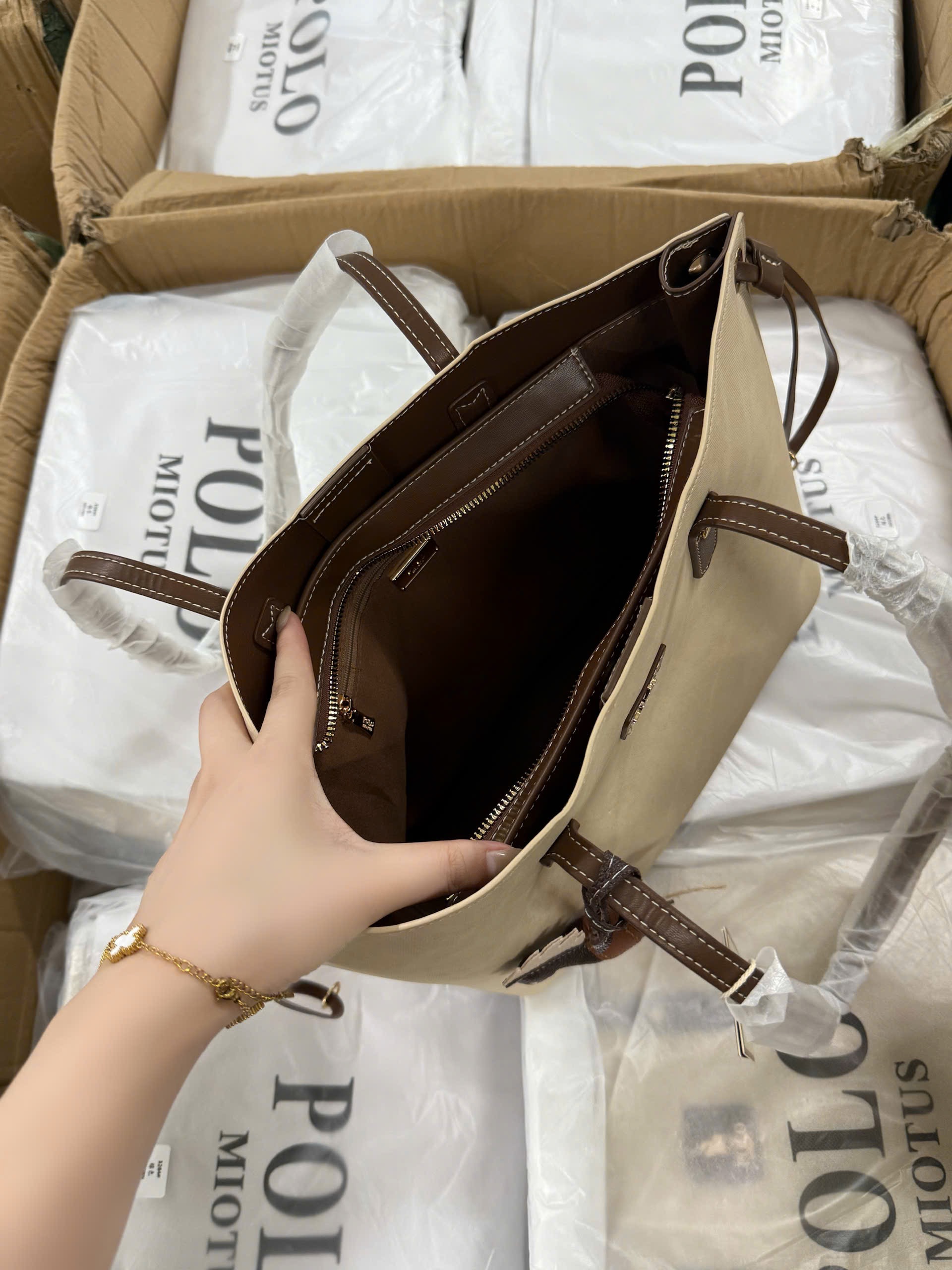 TÚI BIGSIZE KÈM CHARM NGỰA HS3264