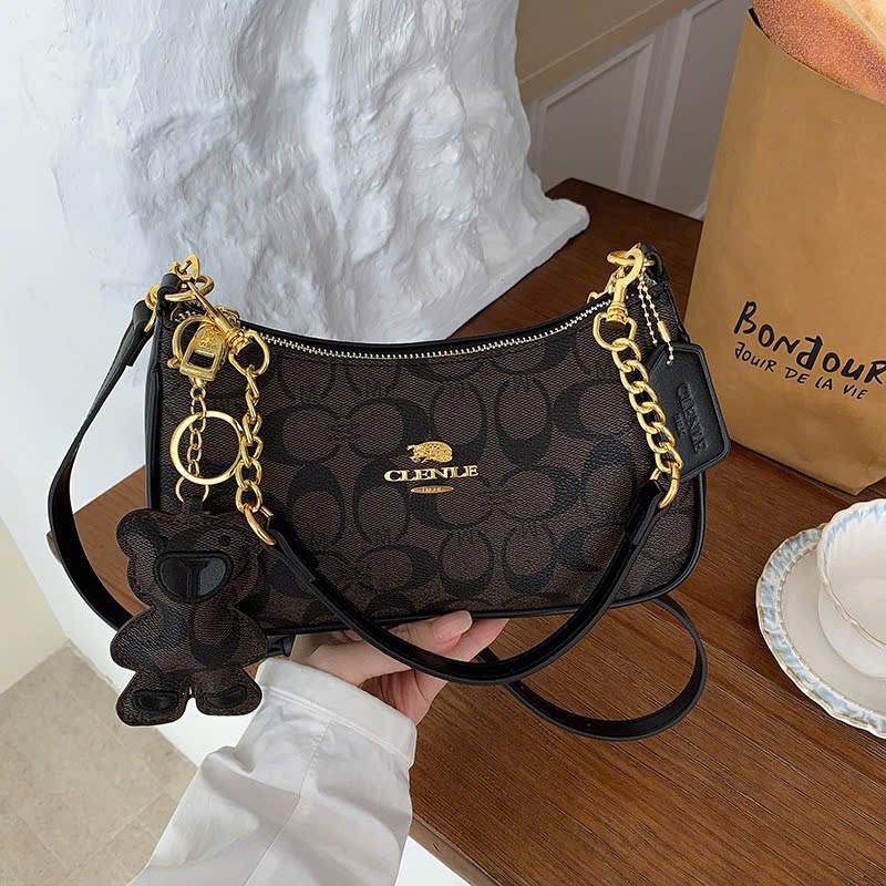 TÚI KẸP NÁCH 3 MÀU VÂN CHỮ C KÈM CHARM M656