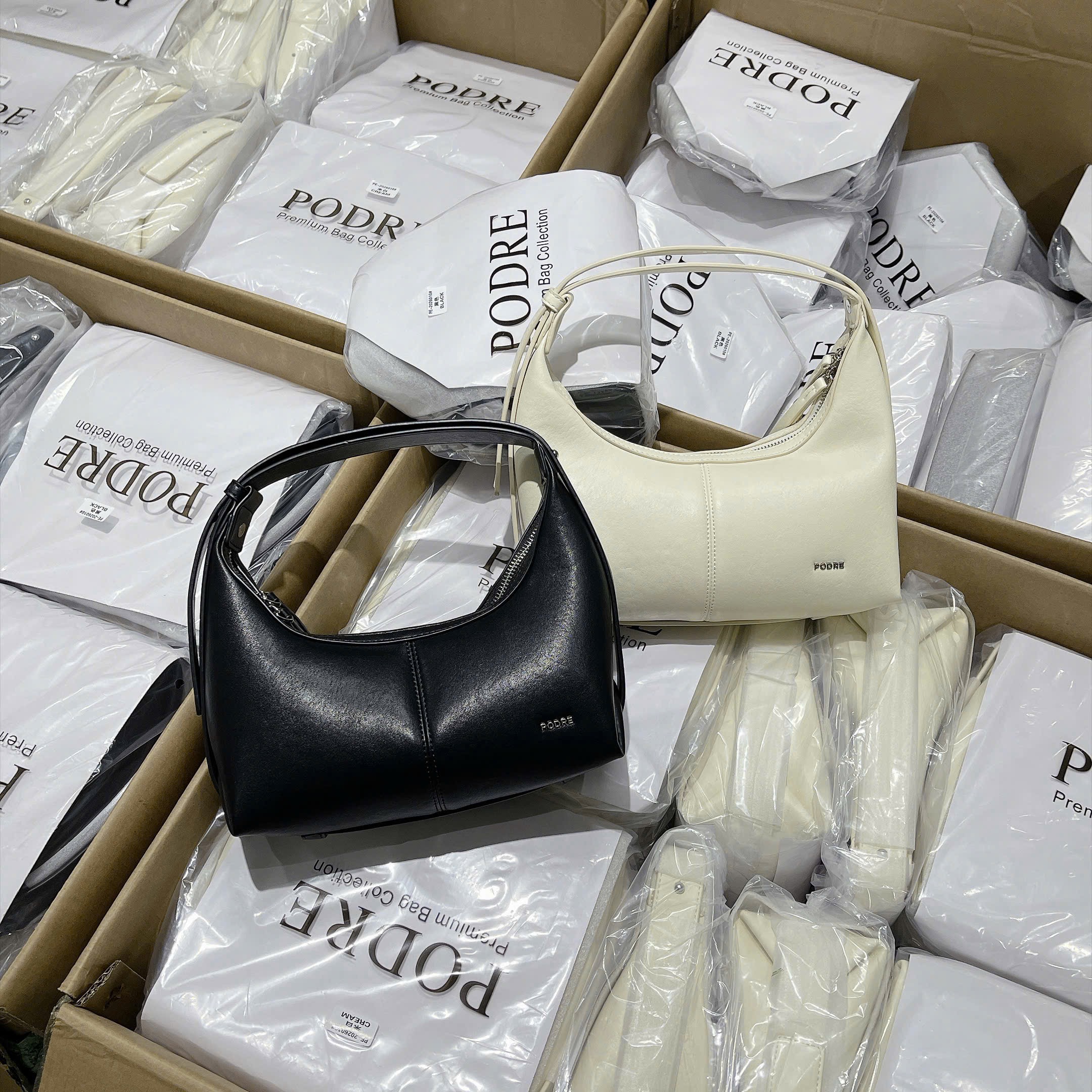 TÚI KẸP NÁCH DA TRƠN M6018