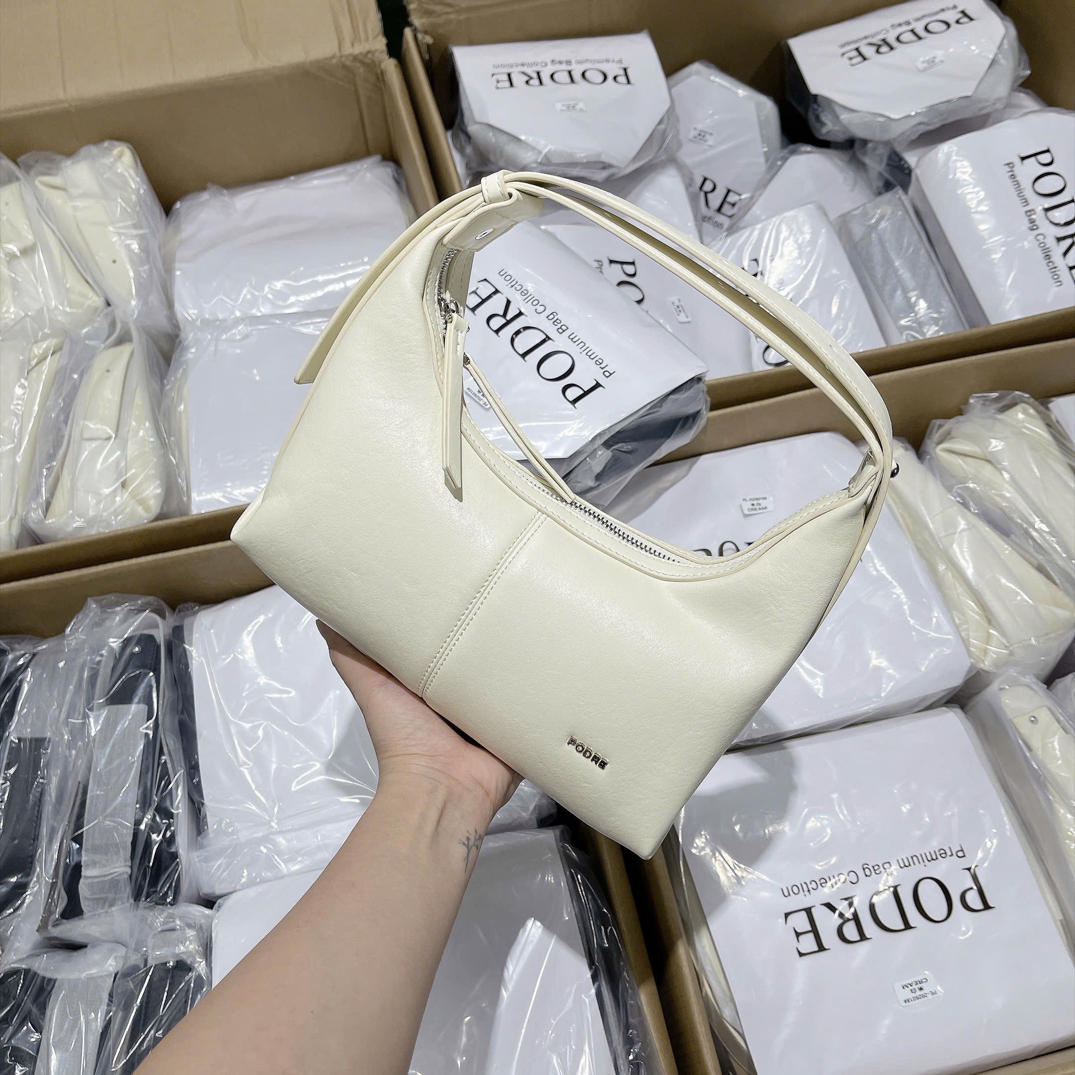 TÚI KẸP NÁCH DA TRƠN M6018
