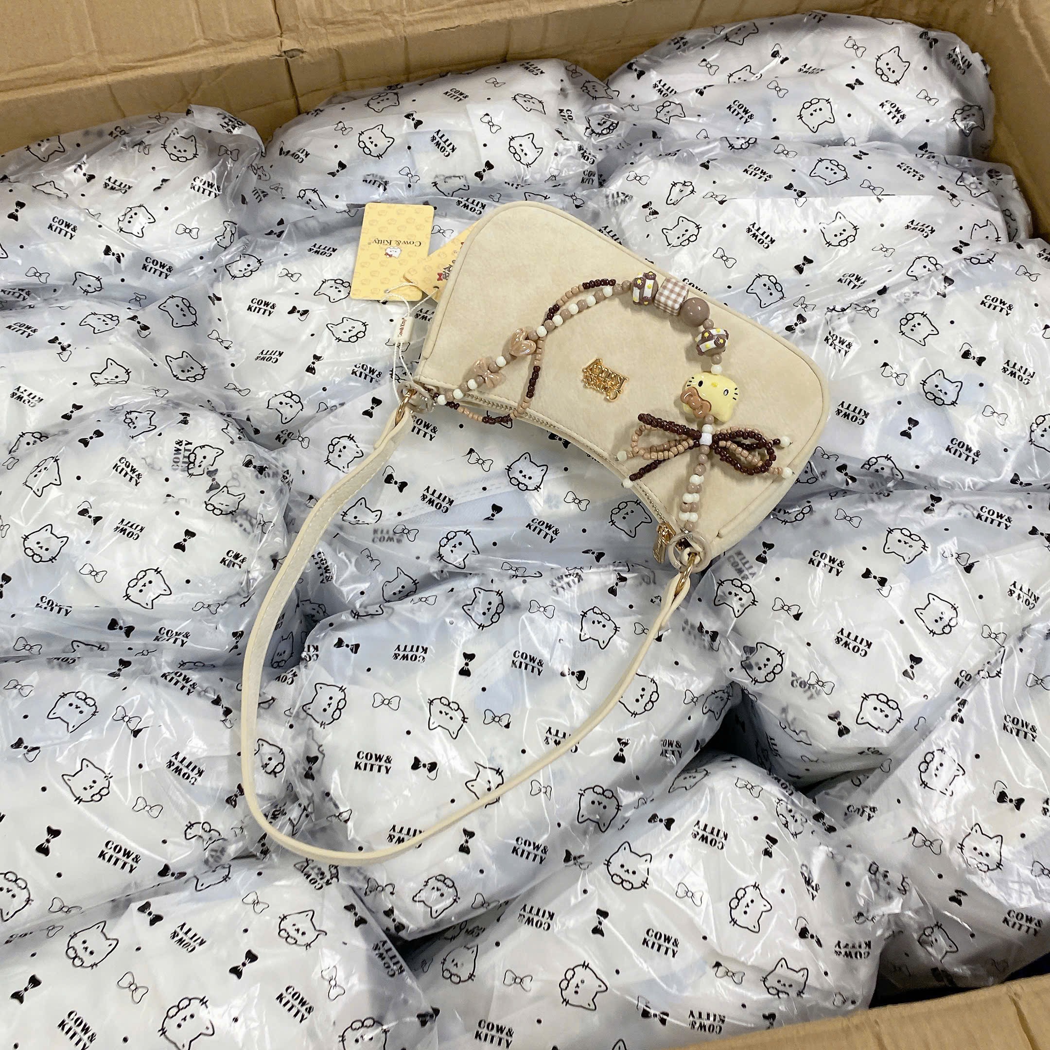 TÚI KẸP NÁCH MÀU BE M8196