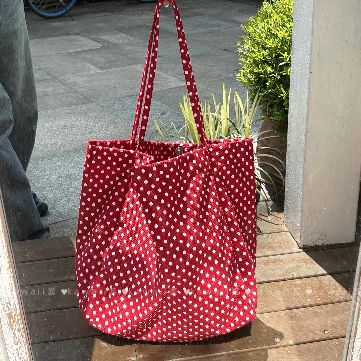 TÚI TOTE BIGSIZE CHẤM BI MÀU ĐỎ QC