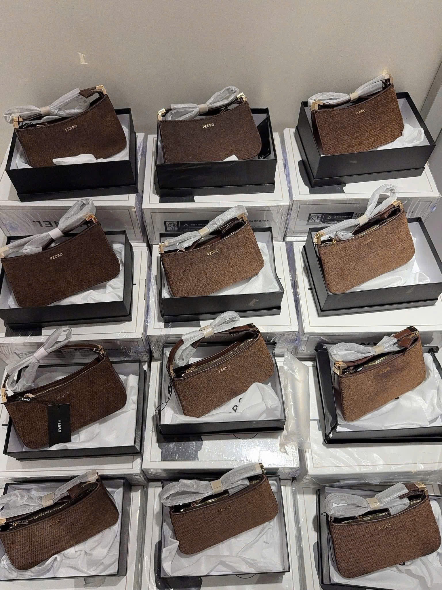 TÚI XÁCH PERDO KẸP NÁCH MÀU NÂU