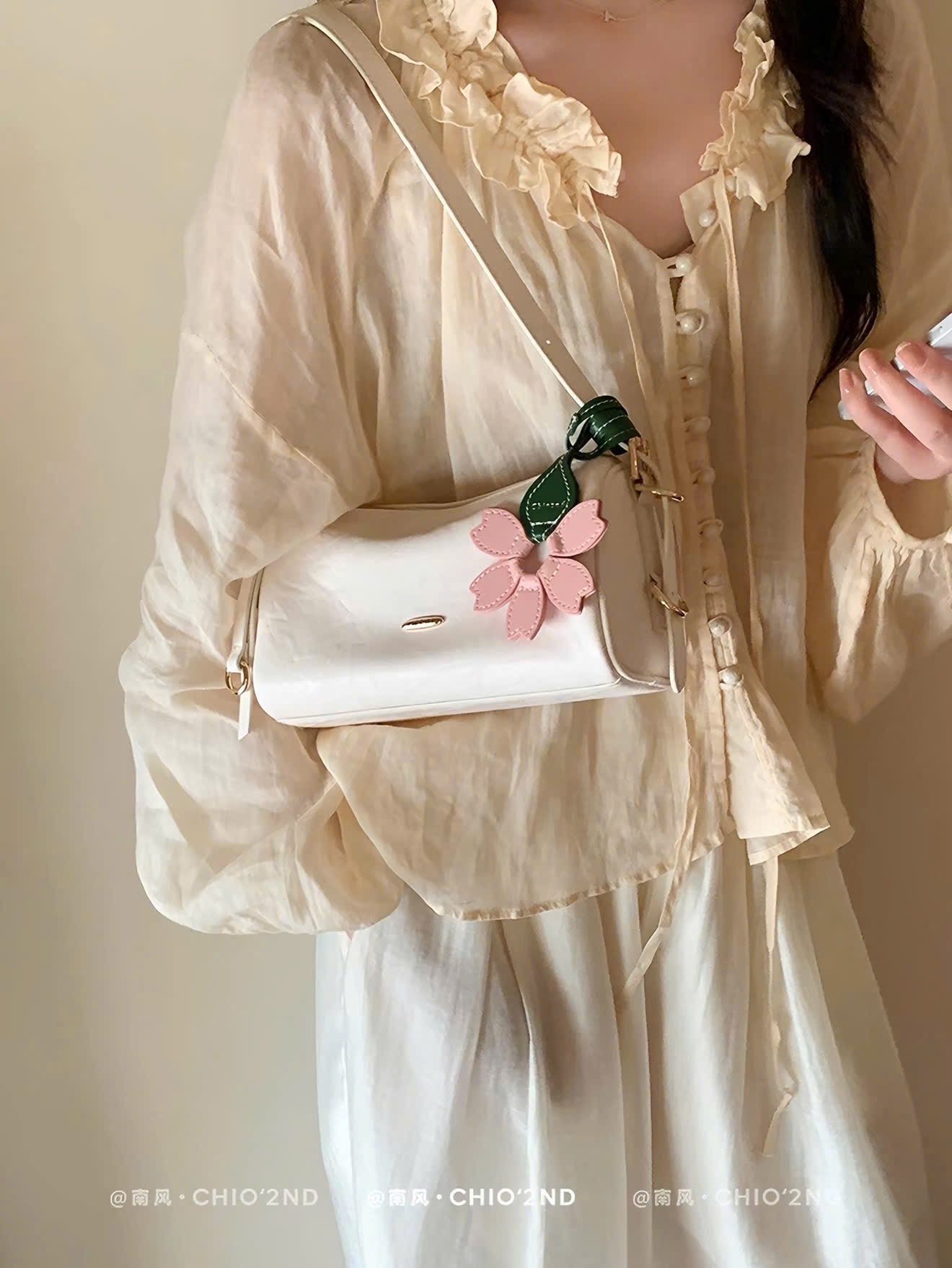 TÚI XÁCH TRỐNG KÈM CHAM HOA CHO NỮ