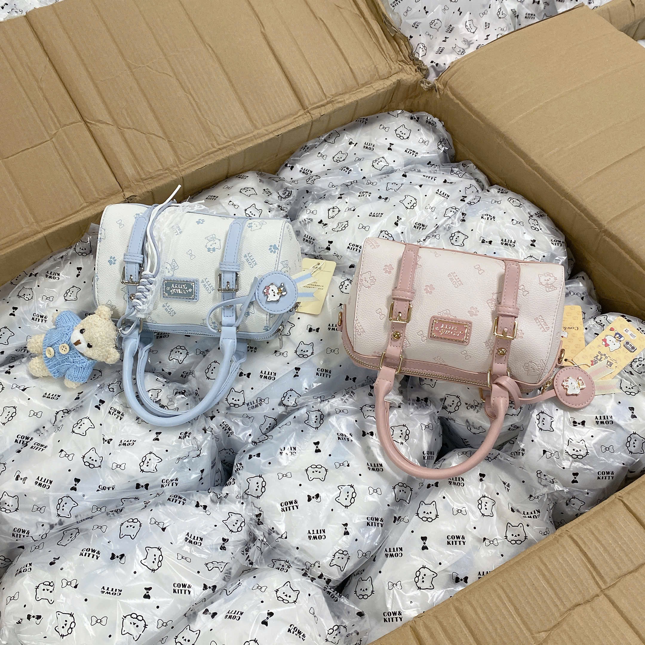 TÚI XÁCH TRỐNG XANH HỒNG KITTY CHO NỮ M8210