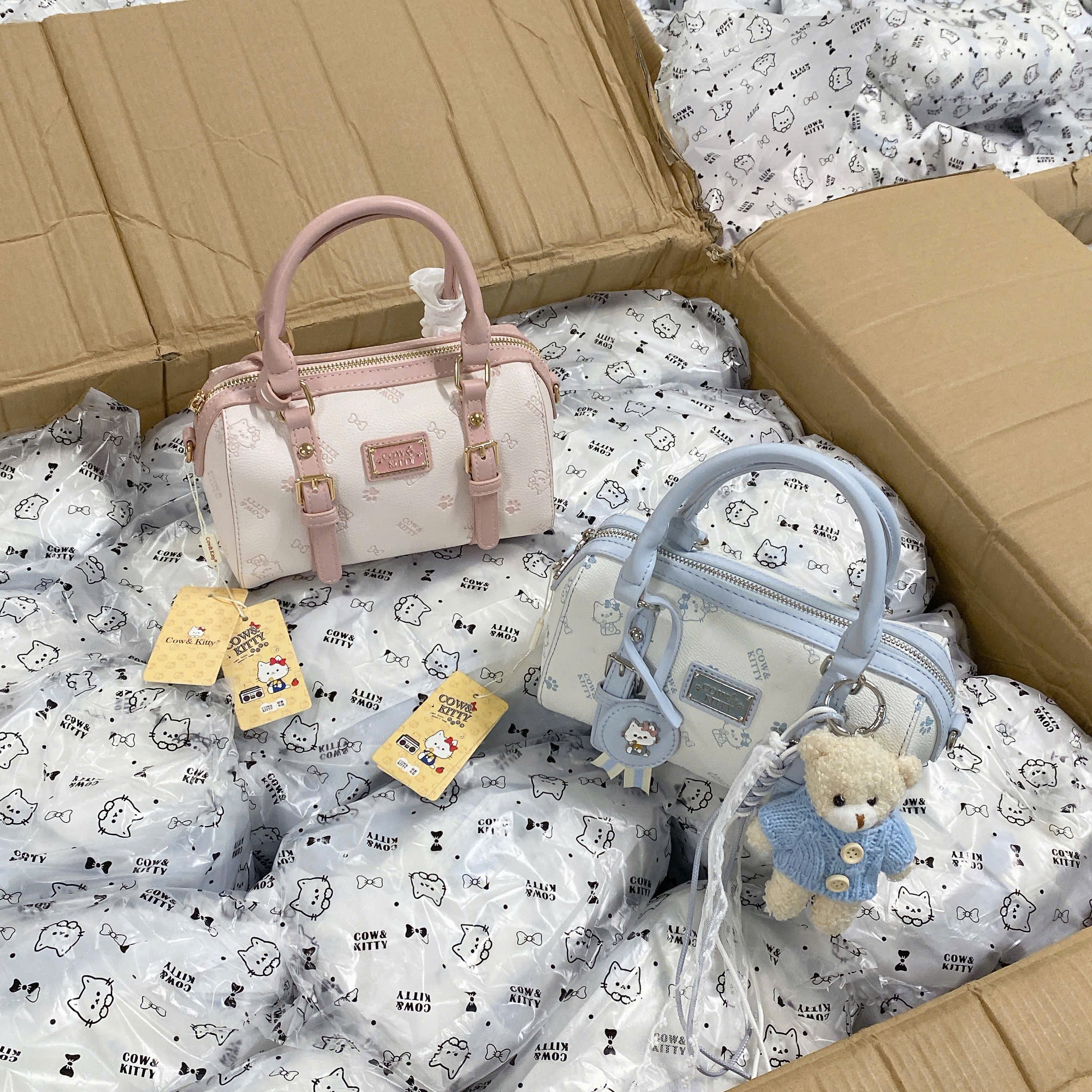TÚI XÁCH TRỐNG XANH HỒNG KITTY CHO NỮ M8210