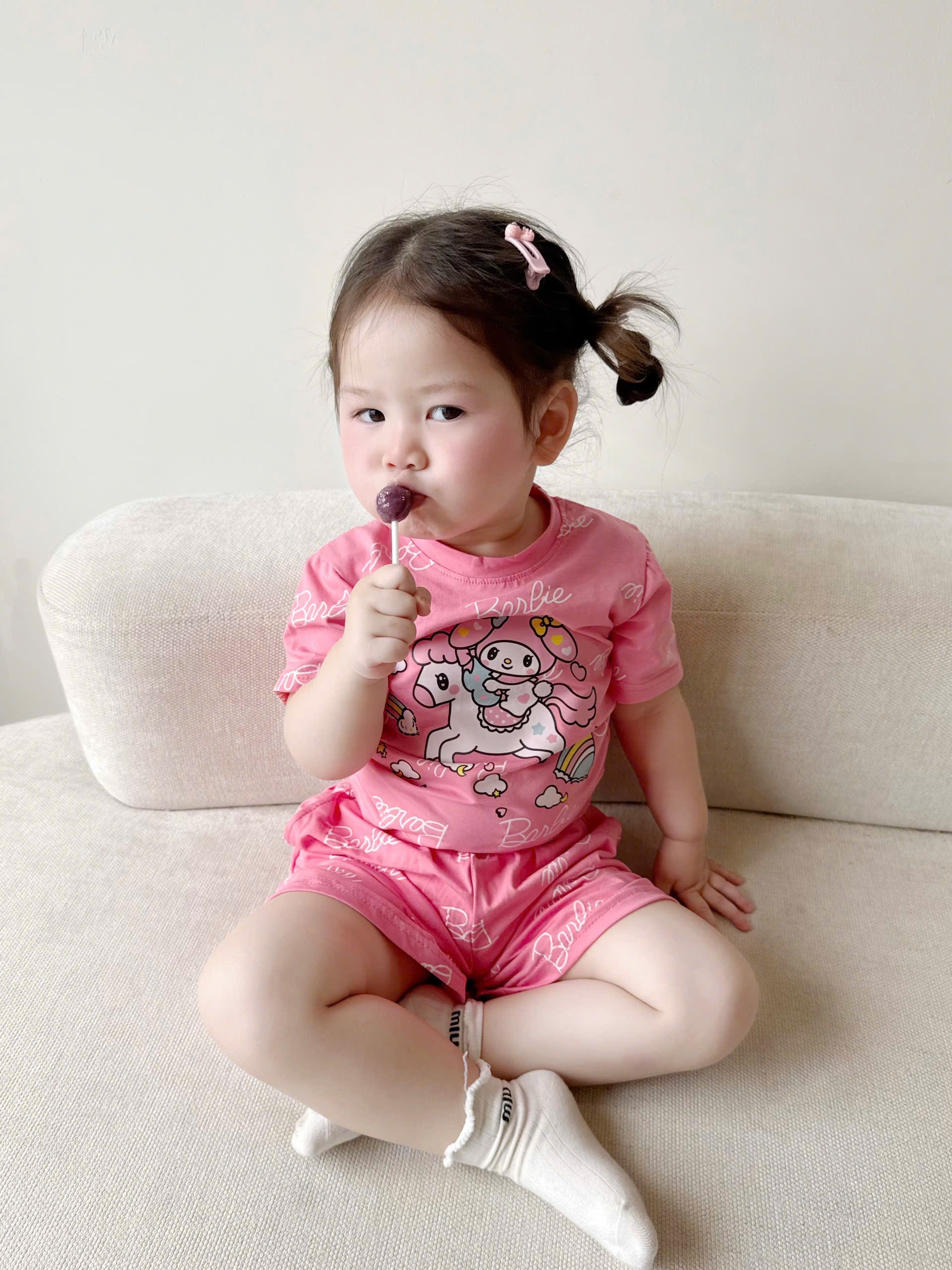 XẢ KHO SÉT 2 BỘ HELLO KITTY CHO BG