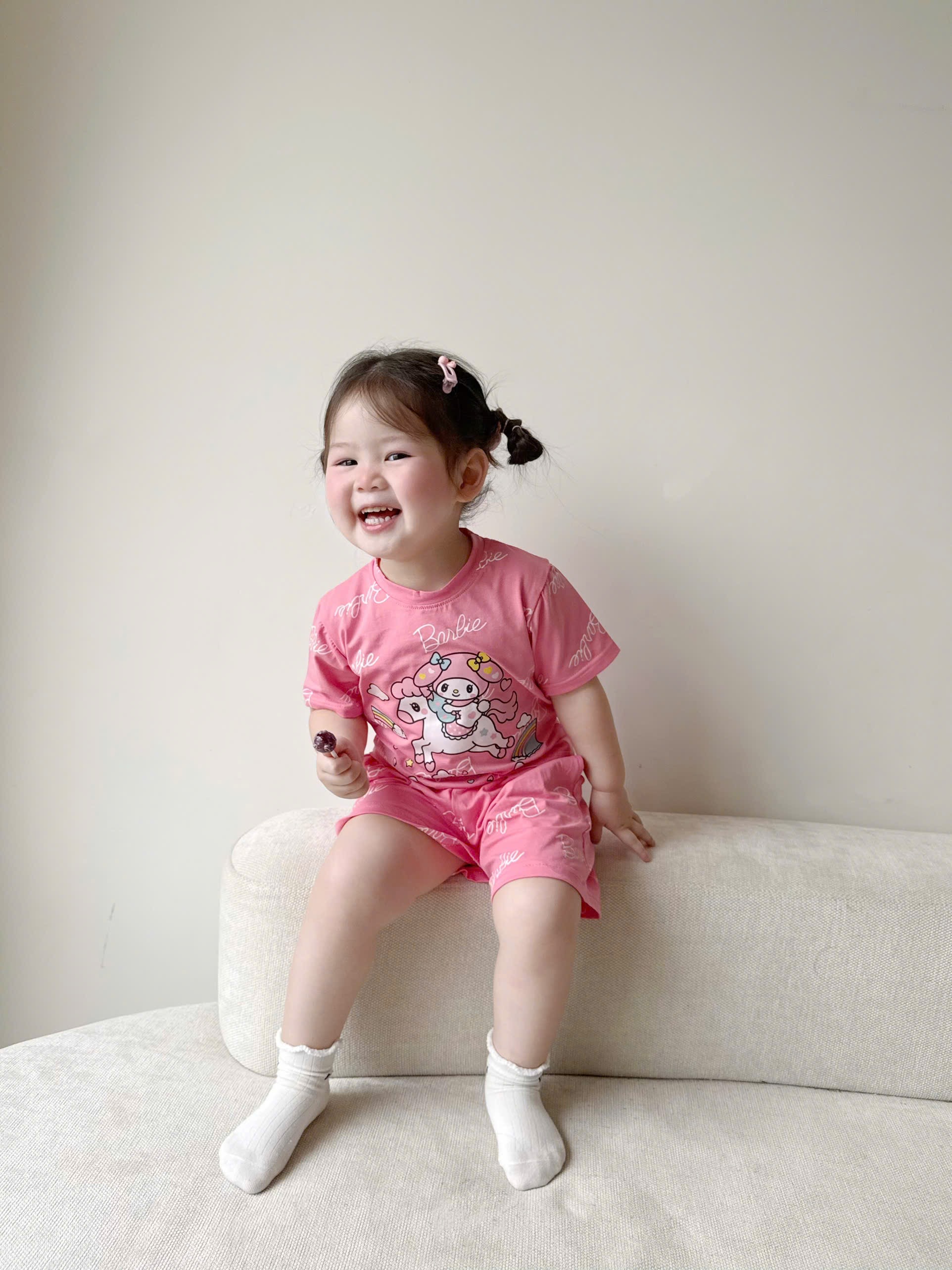 XẢ KHO SÉT 2 BỘ HELLO KITTY CHO BG