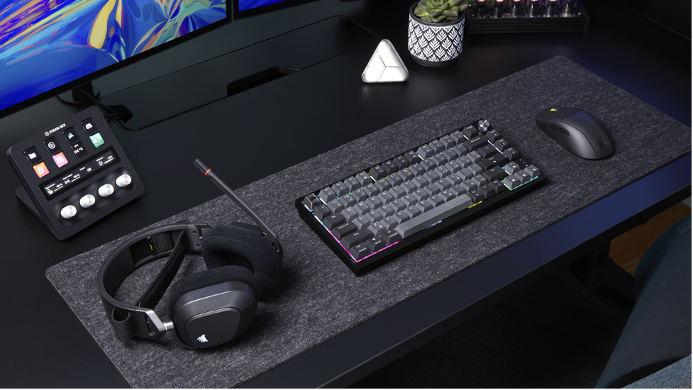 CORSAIR K65 PLUS WIRELESS bàn phím layout 75% dành cho game thủ