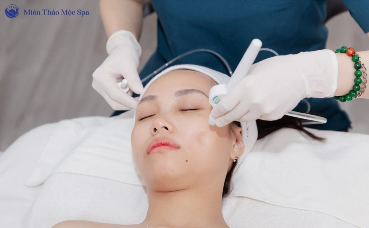 Lieu trinh phuc hoi cho lan da nhiem Corticoid tai Mien Thao Moc Spa.webp