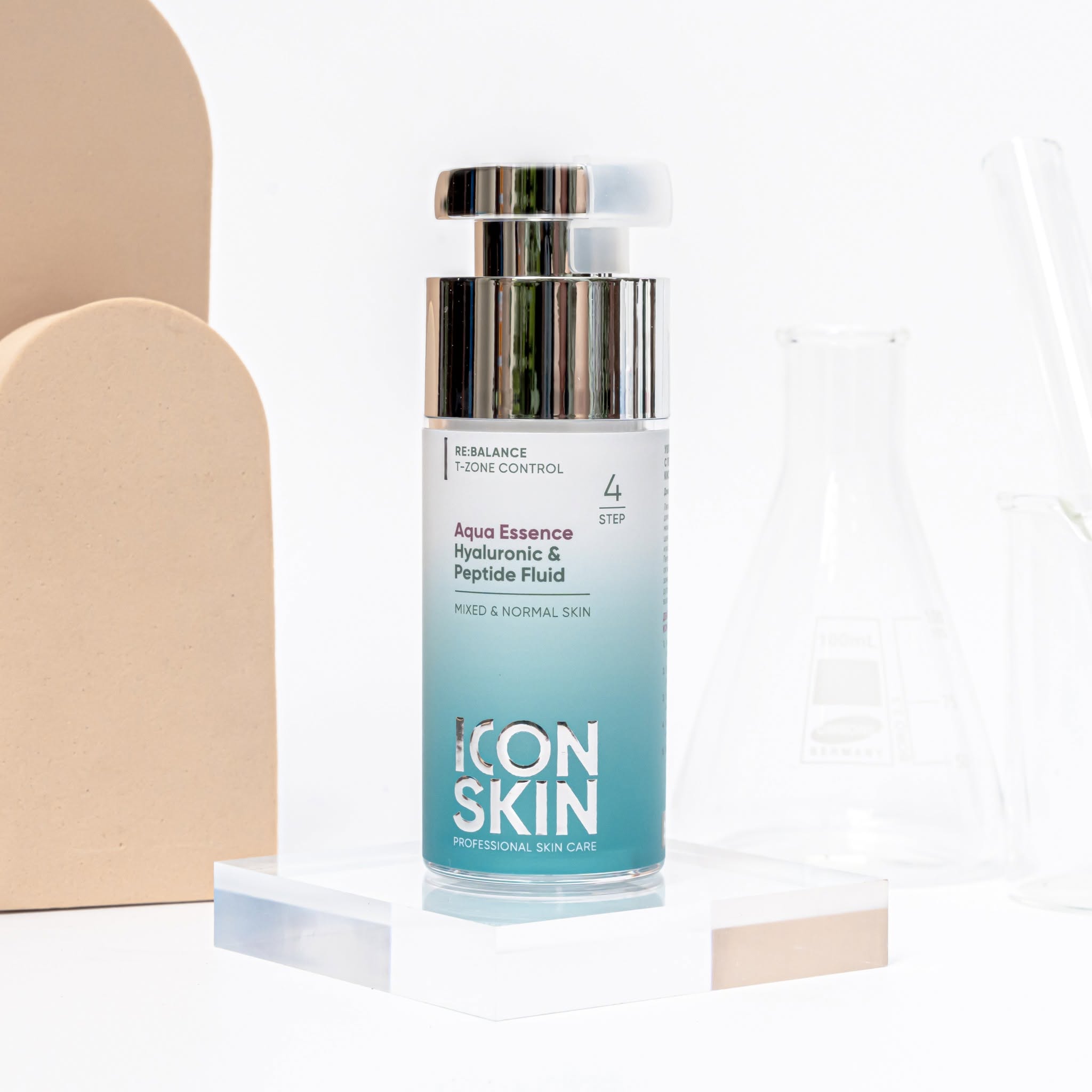 Kem dưỡng cấp ẩm sâu và duy trì độ ẩm Icon Skin Aqua Essence Hyaluronic & Peptide Fluid.jpg