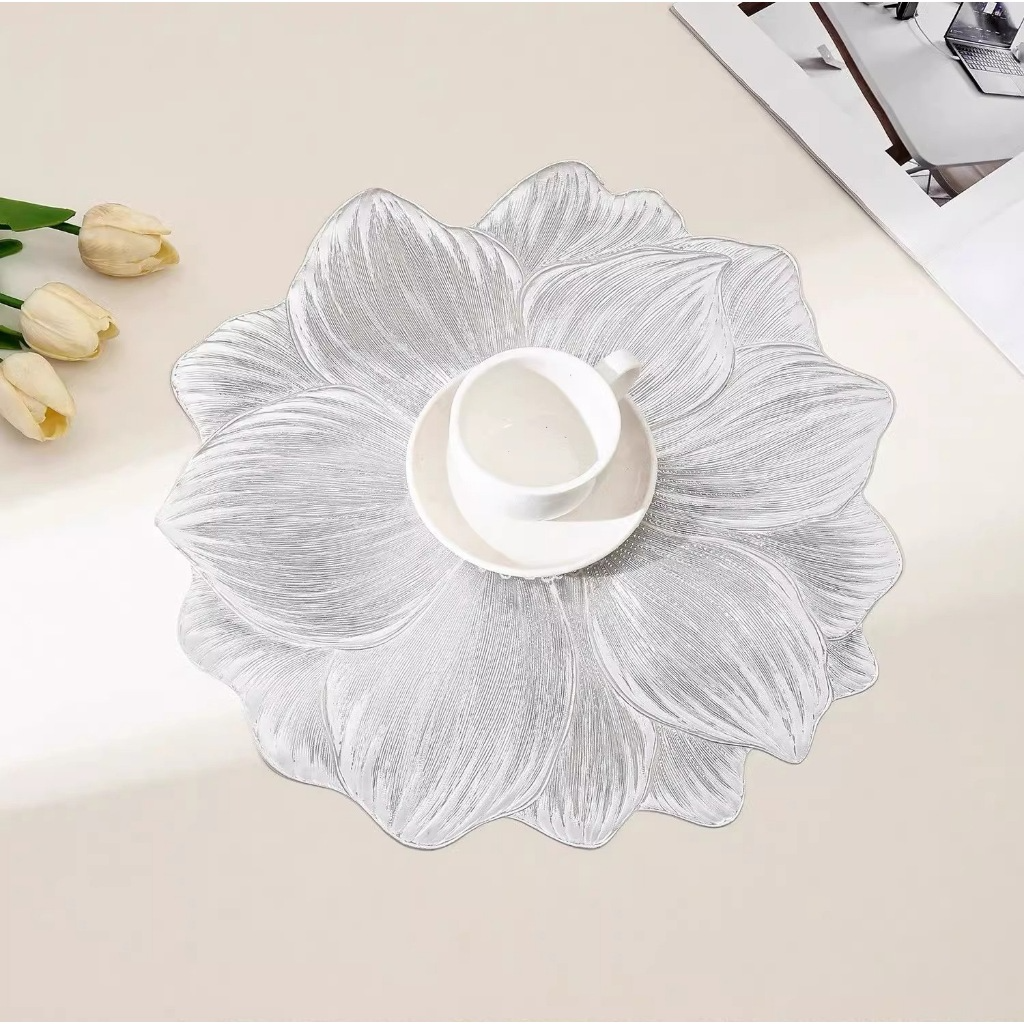 Tấm Lót Lót Bàn Ăn, Bình Hoa Chất Liệu PVC Hình Hoa Cách Nhiệt - Miếng Thảm Lót Họa Tiết Hoa Sen Sang Trọng