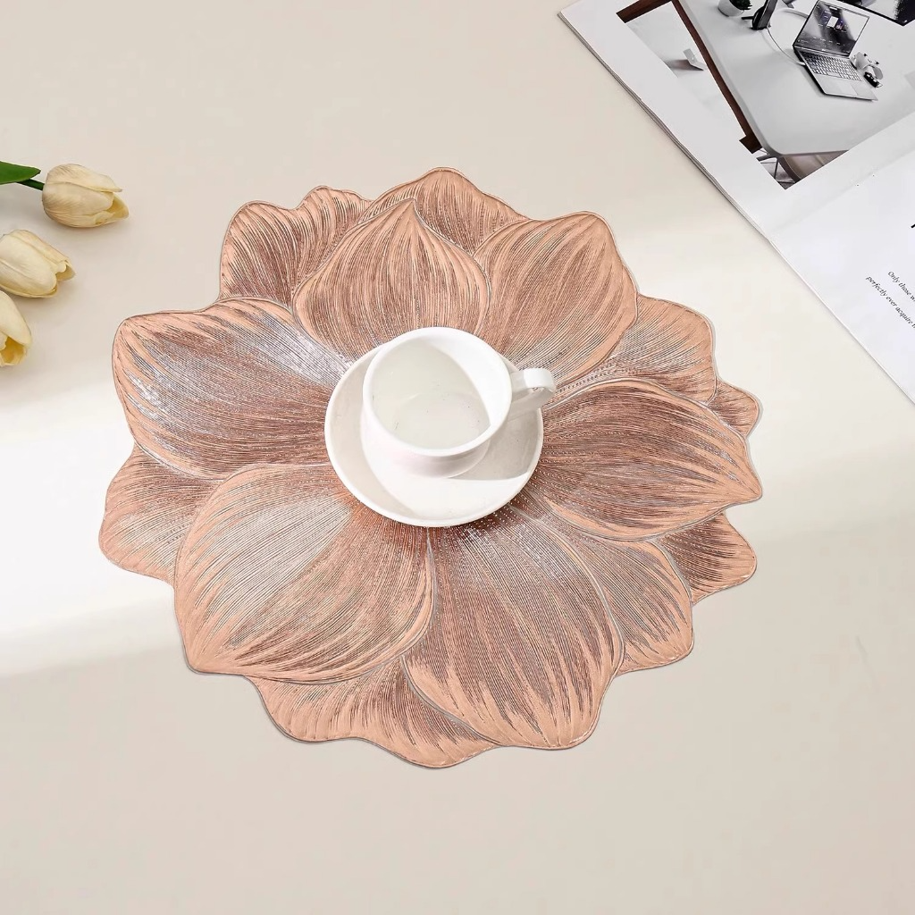 Tấm Lót Lót Bàn Ăn, Bình Hoa Chất Liệu PVC Hình Hoa Cách Nhiệt - Miếng Thảm Lót Họa Tiết Hoa Sen Sang Trọng