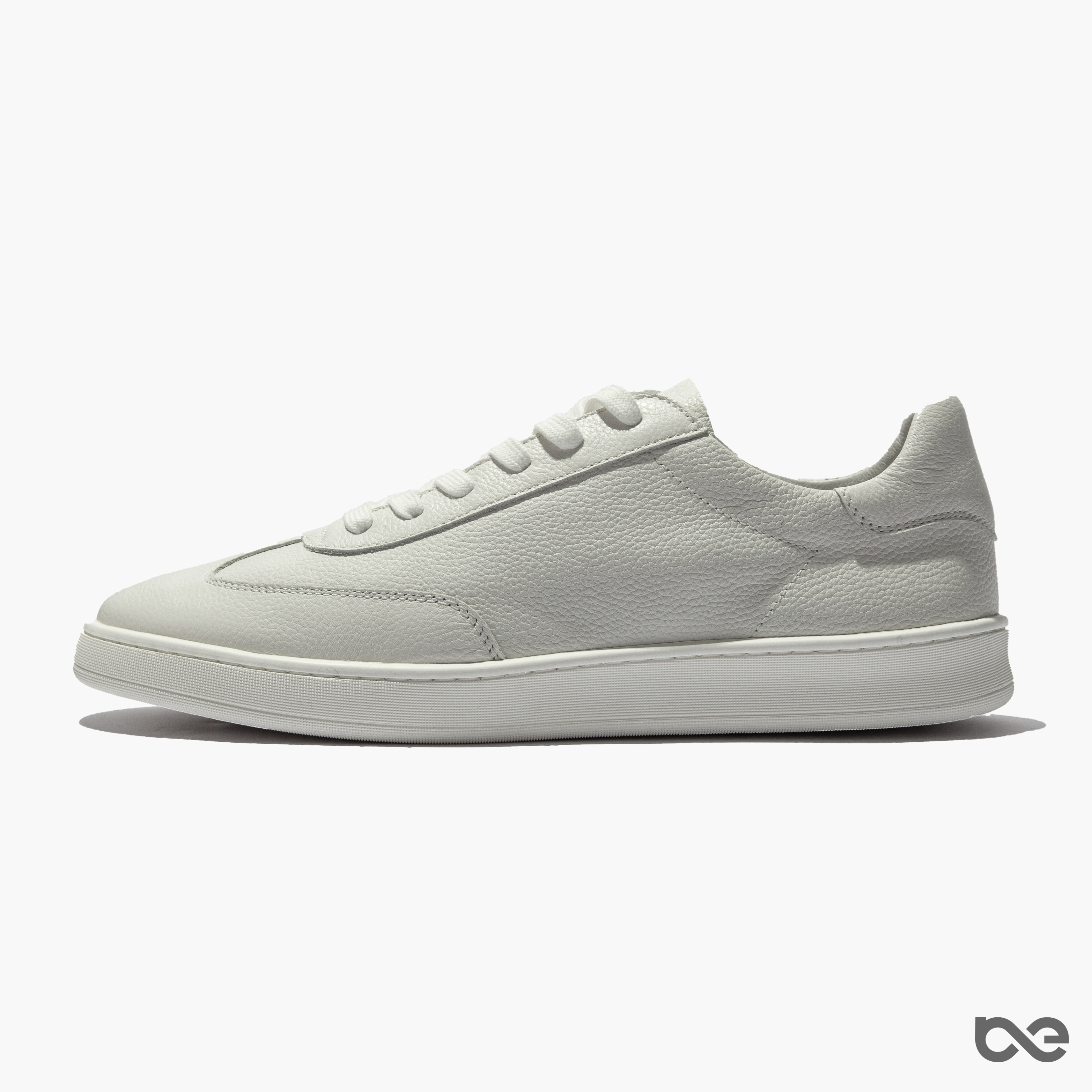 Pacer Sneakers | Trắng