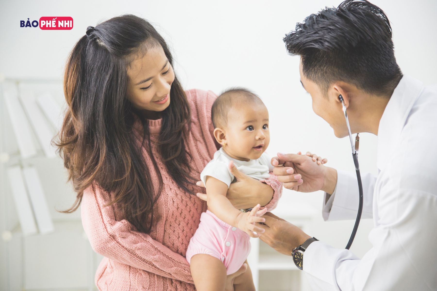 Cho trẻ đi khám khi cơn ho trở nặng