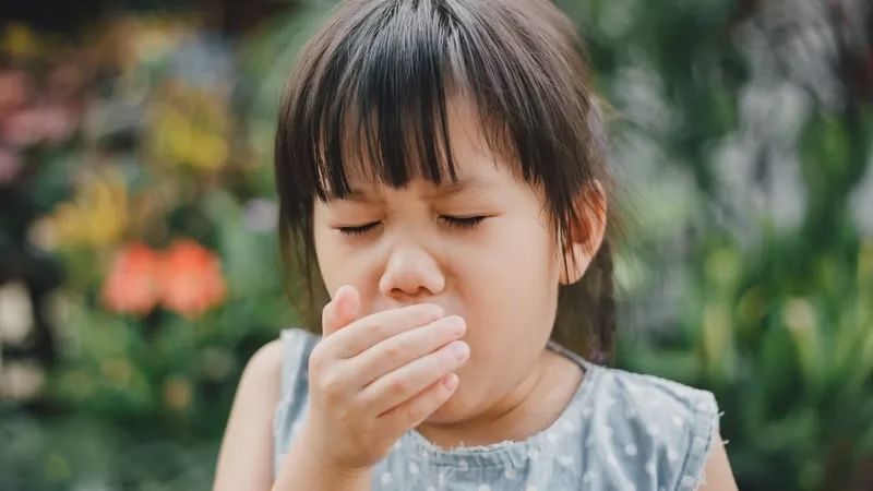 Trẻ bị ho dai dẳng – Chớ chủ quan! 6 nguy cơ bố mẹ không ngờ tới và cách phòng tránh