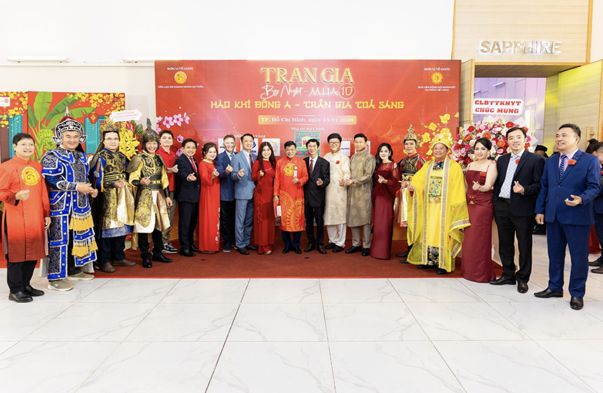Cac-thanh-vien-Cau-lac-bo-Doanh-nha-Ho-Tran.png