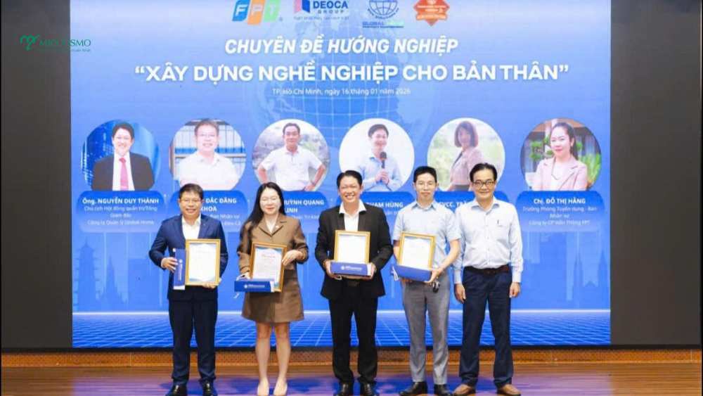 Miccosmo-nhan-giay-chung-nhan-dong-hanh-chuong-trinh--1.jpg