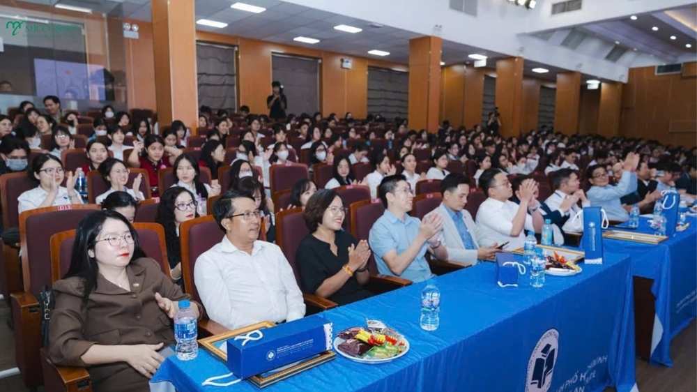 Miccosmo-tai-Truong-Dai-hoc-Cong-Thuong-TP-HCM.jpg