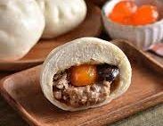 C121 Bánh bao trứng mặn 香菇鹹蛋肉包 10pcs