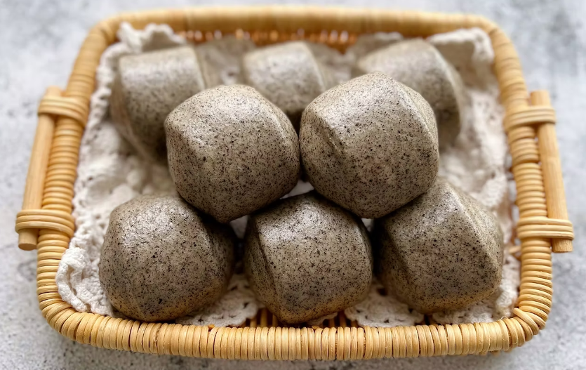 CB1027 Bánh bao mè đen 小胖妹黑芝蔴饅頭 8pcs