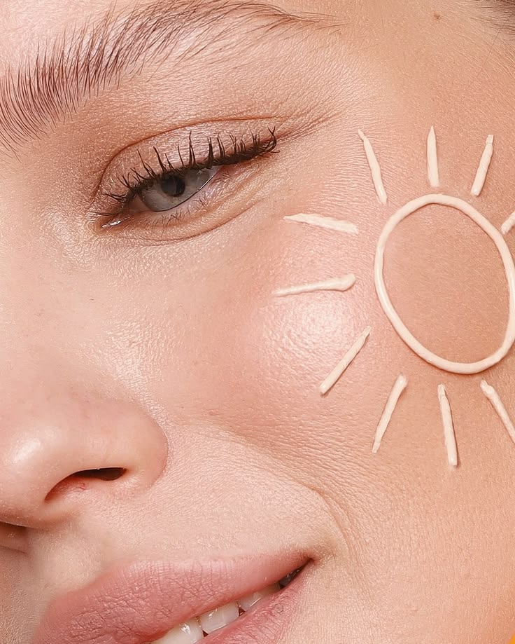 Cách Bôi Kem Chống Nắng Cho Da Mụn Đúng Cách, Không Gây Bí Da.jpg