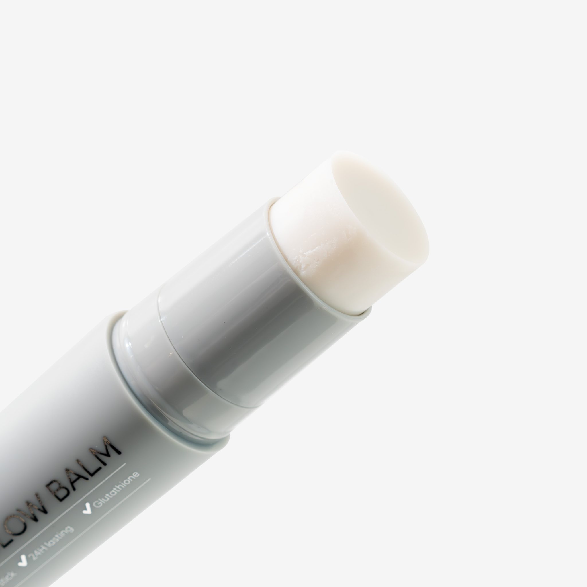 Lăn Khử Mùi 24H Dưỡng Sáng & Khô Thoáng Glutanex Deo Glow Balm