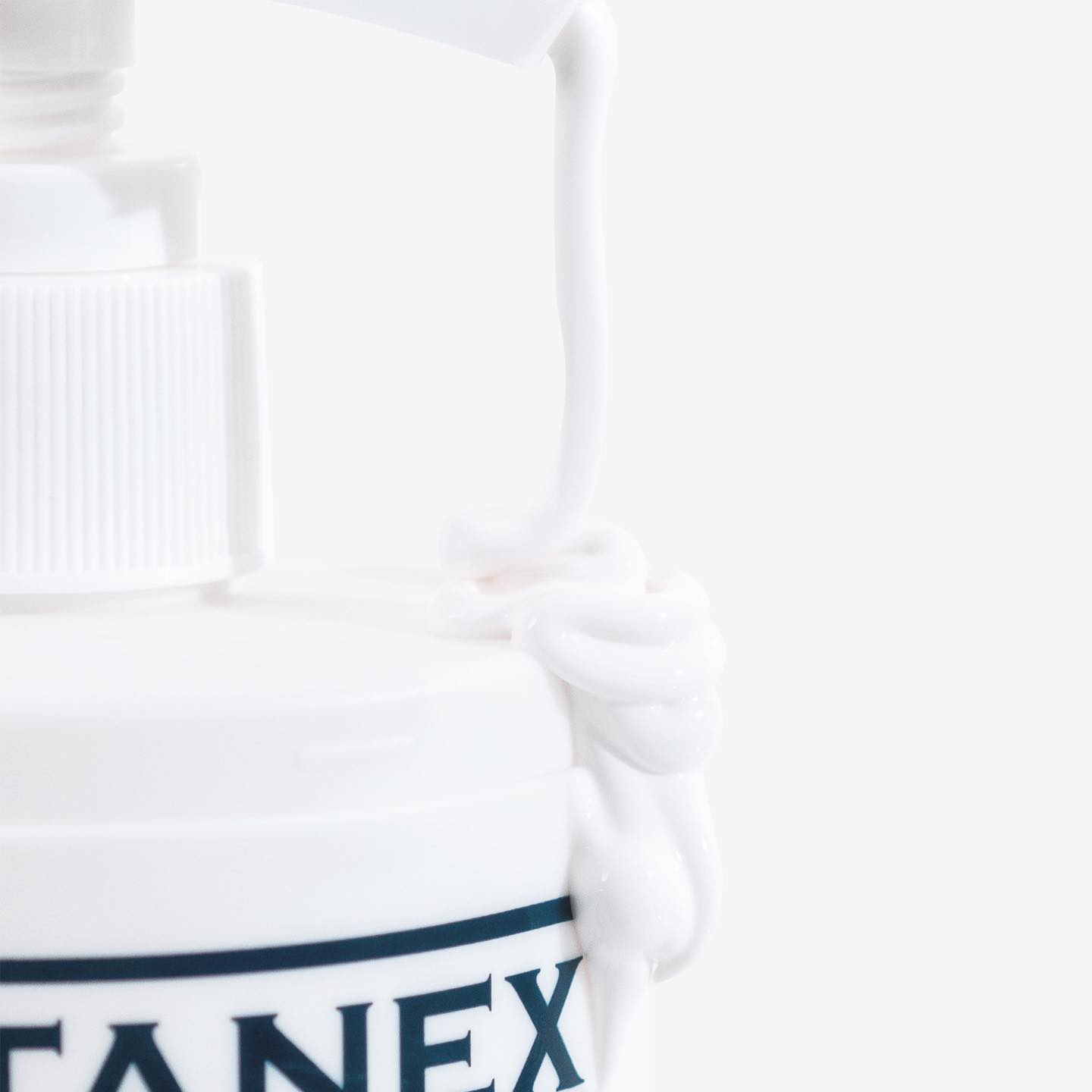 Kem Dưỡng Trắng Da Toàn Thân Khi Tắm Glutanex In-Shower Body Cream