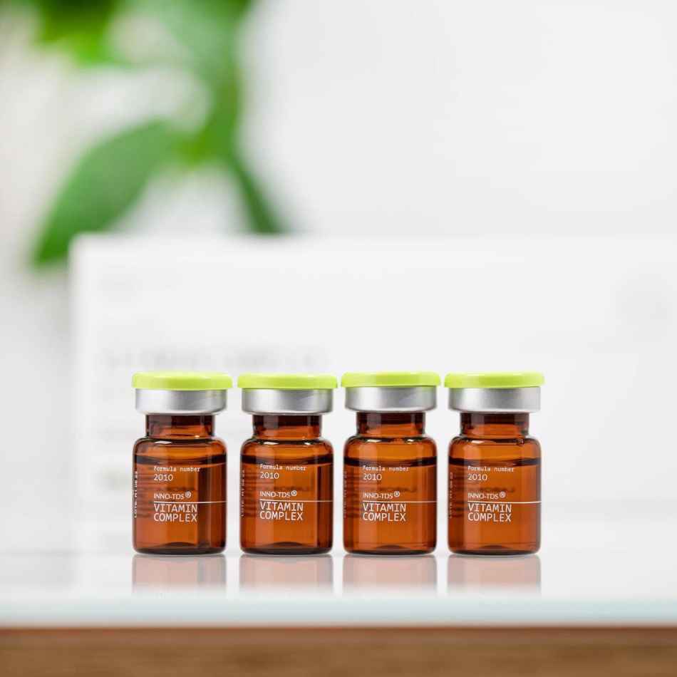 Tinh chất meso trắng sáng, trẻ hóa da Innoaesthetics Vitamin Complex