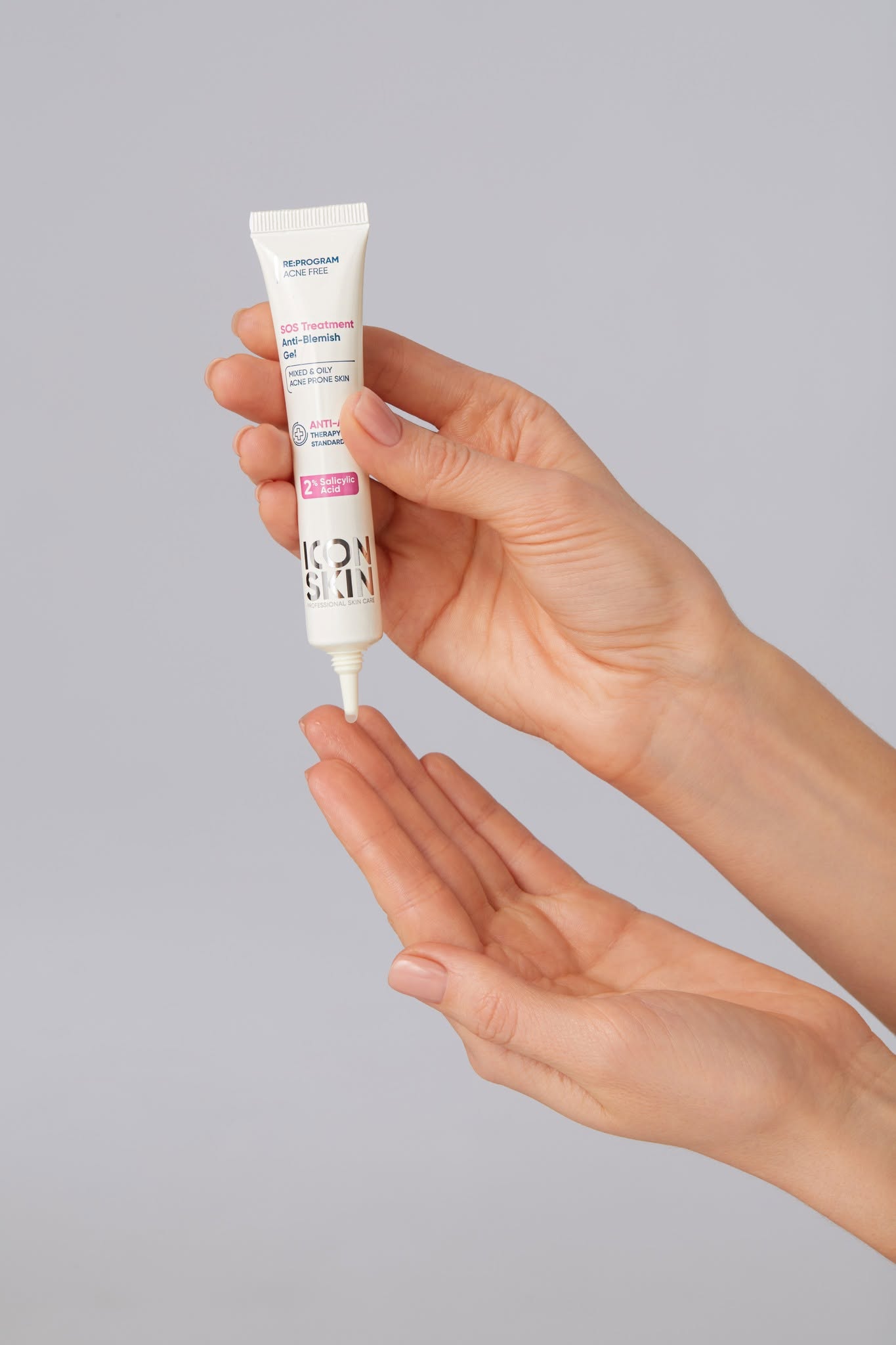 Gel chấm mụn dành cho da dầu, da hỗn hợp Icon Skin SOS Treatment Anti-Blemish Gel.jpg