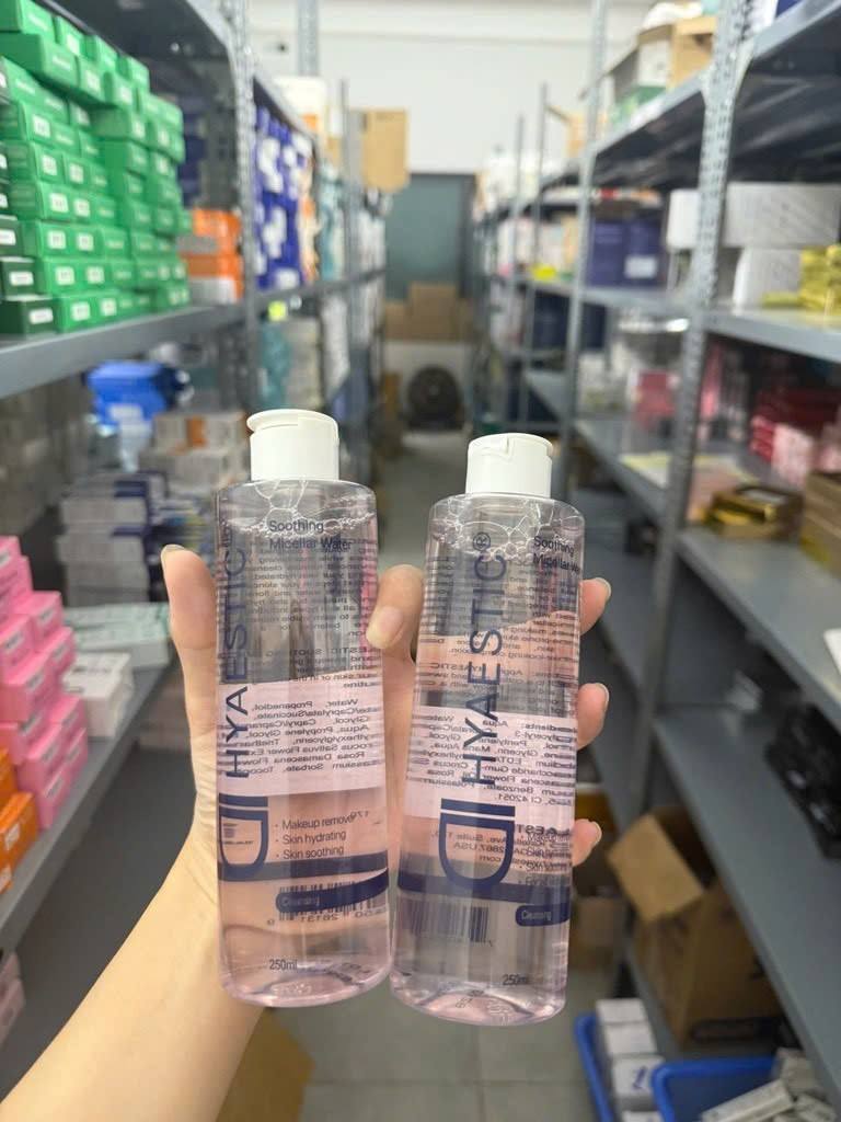 Hyaestic-Soothing-Micellar-Water-Nuoc-tay-trang-diu-nhe-cho-da-nhay-cam-amp-de-len-mun_Hyaestic Soothing Micellar Water.jpg