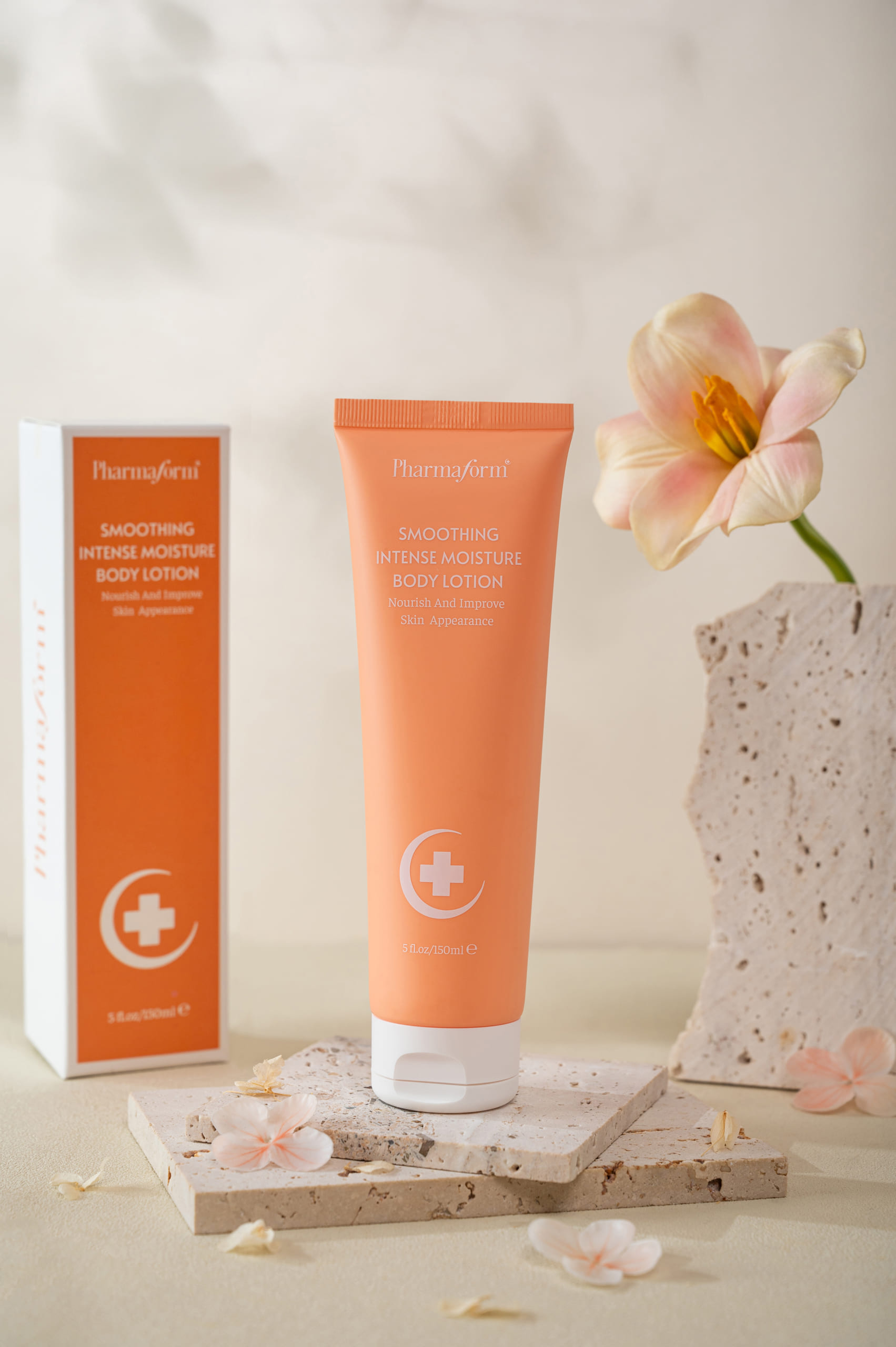 Kem-Duong-The-Duong-Am-Va-Giam-Viem-Nang-Long-Mun-Co-The-Pharmaform-Smoothing-Intense-Moisture-Body-Lotion-150ML_Kem Dưỡng Thể Dưỡng Ẩm Và Giảm Viêm Nang Lông, Mụn Cơ Thể Pharmaform 2.jpg