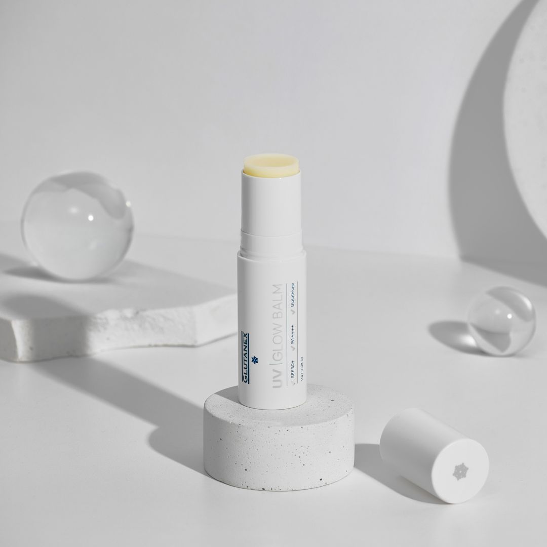 Thoi-Chong-Nang-Glutanex-UV-Glow-Balm-Bao-Ve-SPF50-PA-Duong-Sang-Va-Cap-Am-Tien-Loi-Moi-Luc-3.jpg?v=1776416119
