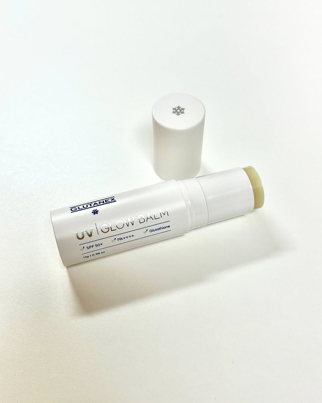 Thoi-Chong-Nang-Glutanex-UV-Glow-Balm-Bao-Ve-SPF50-PA-Duong-Sang-Va-Cap-Am-Tien-Loi-Moi-Luc.jpg?v=1776416091