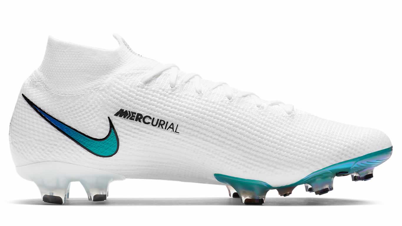 Nike Ra Mắt Nike