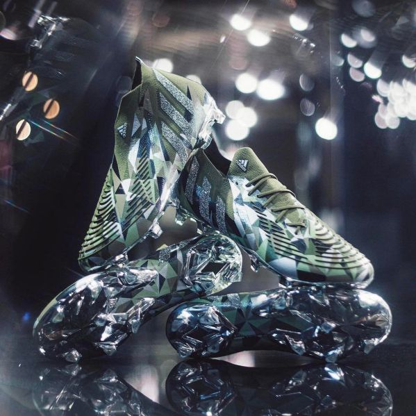 Adidas Predator Edge “Swarovski Crystals” – Đá pha lê trên Predator