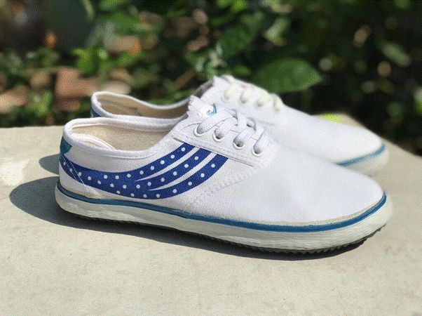 Giày bata tàu - Giá trị sử dụng vượt thời gian của một mẫu giày huyền