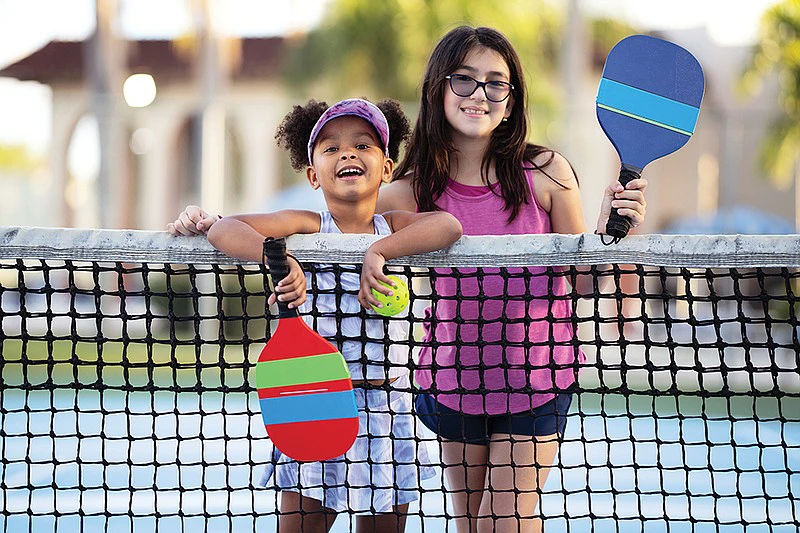 Chọn vợt Pickleball cho trẻ em: Nhẹ, dễ đánh, an toàn
