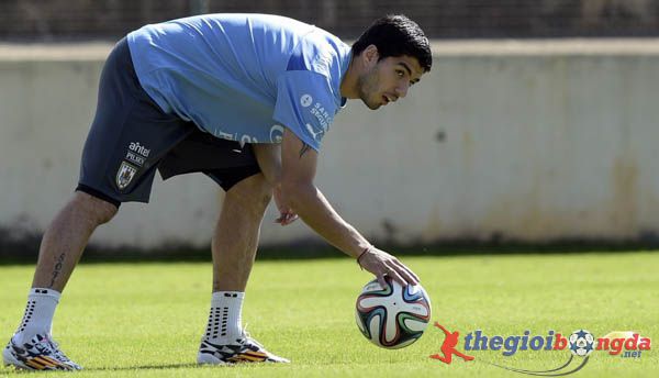 tất b&oacute;ng đ&aacute; ch&ocirc;ng trơn