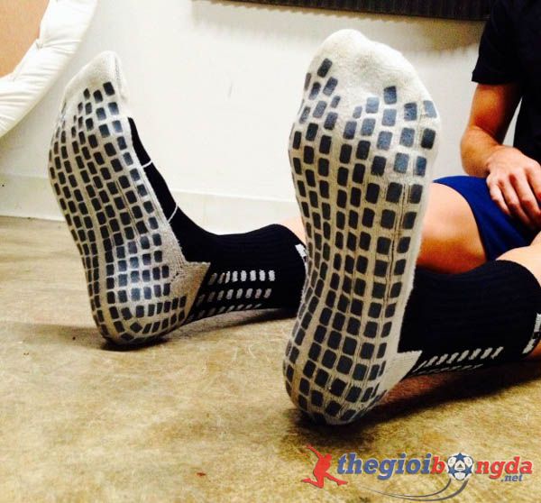 tất bống đ&aacute; ch&ocirc;ng trơn 2