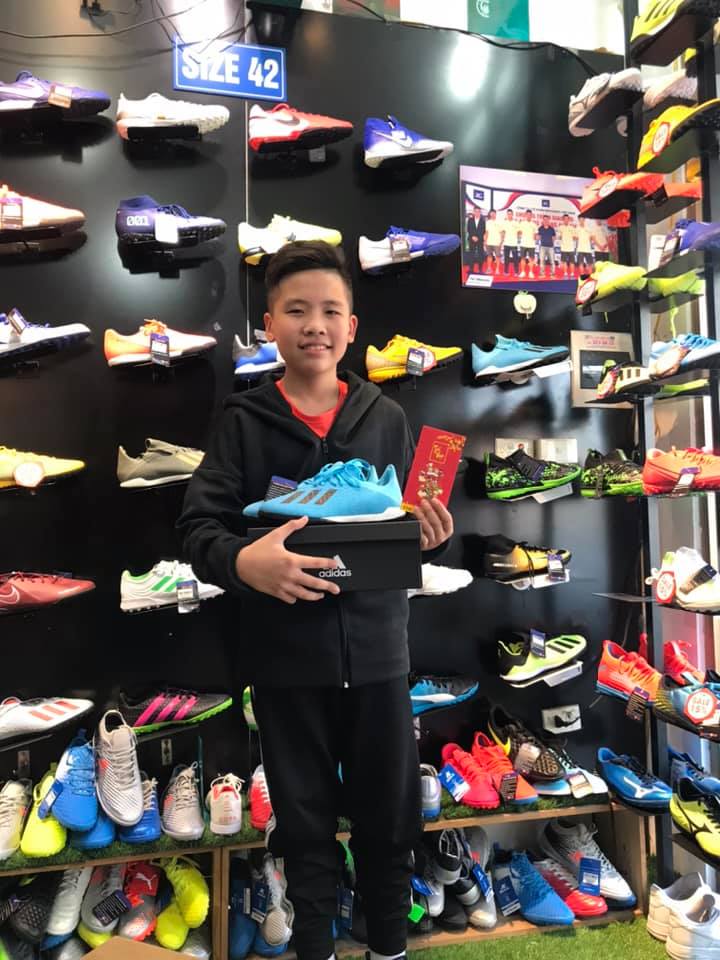 HƯỚNG D&Acirc;N C&Aacute;CH CHỌN GI&Agrave;Y Đ&Aacute; B&Oacute;NG D&Agrave;NH CHO TRẺ EM 02