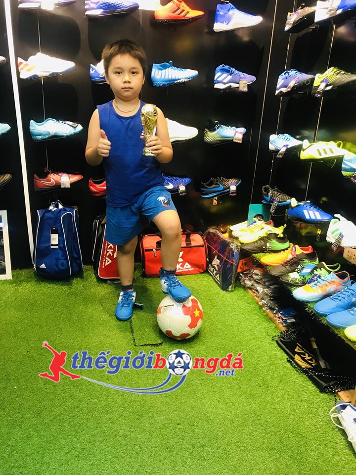 HƯỚNG D&Acirc;N C&Aacute;CH CHỌN GI&Agrave;Y Đ&Aacute; B&Oacute;NG D&Agrave;NH CHO TRẺ EM 03