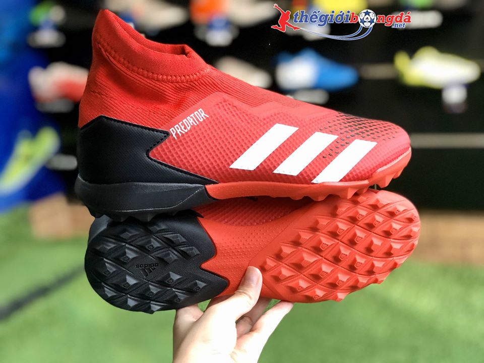 Gi&agrave;y đ&aacute; b&oacute;ng kh&ocirc;ng d&acirc;y c&oacute; phải xu hướng của tương lai 1