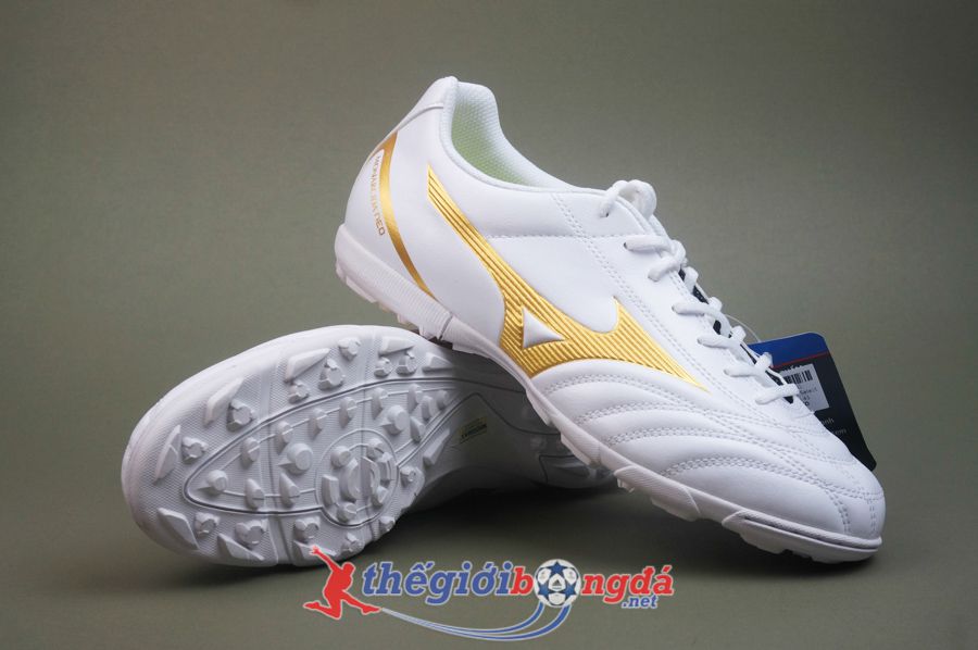 Top 5 Mẫu Gi&agrave;y Đ&aacute; B&oacute;ng Sale Hot Nhất Th&aacute;ng 8 06