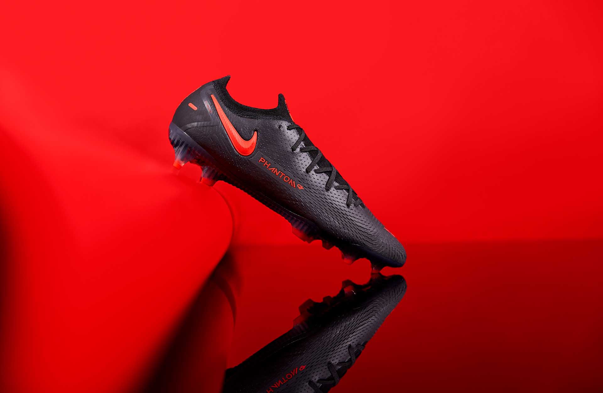 Nike tr&igrave;nh l&agrave;ng phối m&agrave;u mới &ldquo;Đen/Đỏ Chile&rdquo; của Mecurial, Phantom GT v&agrave; Tiempo 03