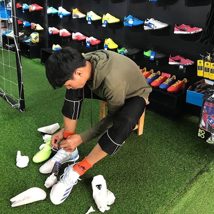 kh&aacute;ch h&agrave;ng thế giới b&oacute;ng đ&aacute; 05