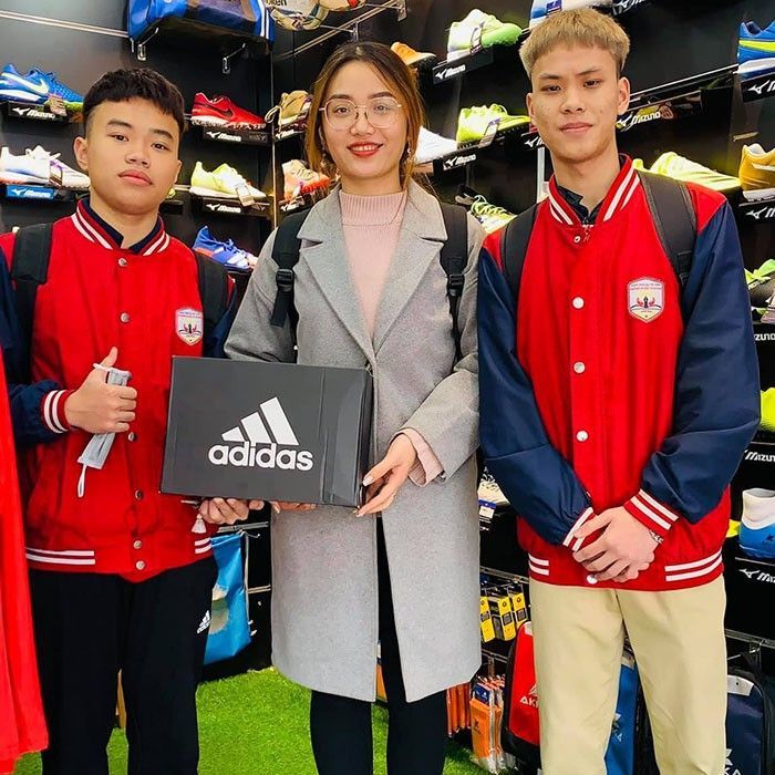 kh&aacute;ch h&agrave;ng thế giới b&oacute;ng đ&aacute; 23