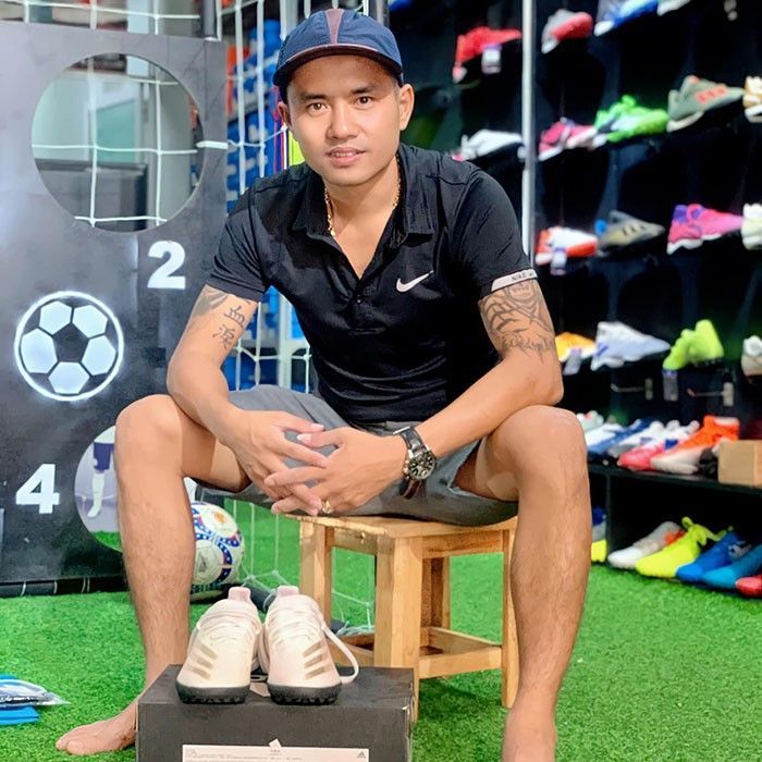 kh&aacute;ch h&agrave;ng thế giới b&oacute;ng đ&aacute; 13