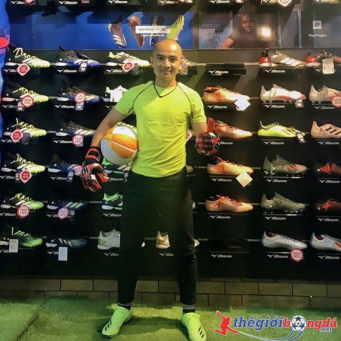 kh&aacute;ch h&agrave;ng thế giới b&oacute;ng đ&aacute; 06